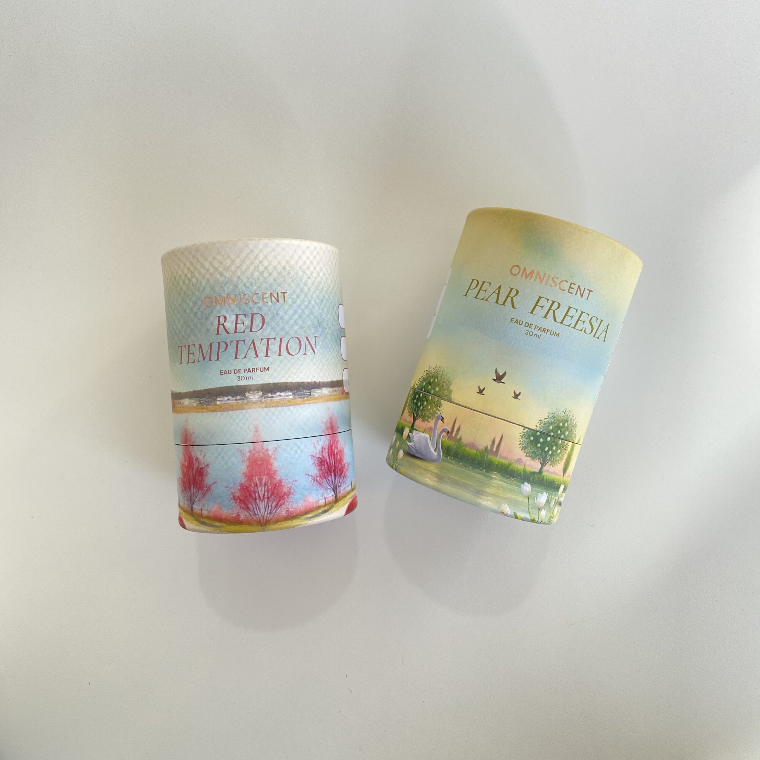 Custom paper tube packaging for perfume bottles, manufactured by Sicetak